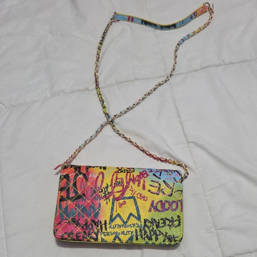 Colorful Graffiti Women's Clutch - Picture 3 of 12